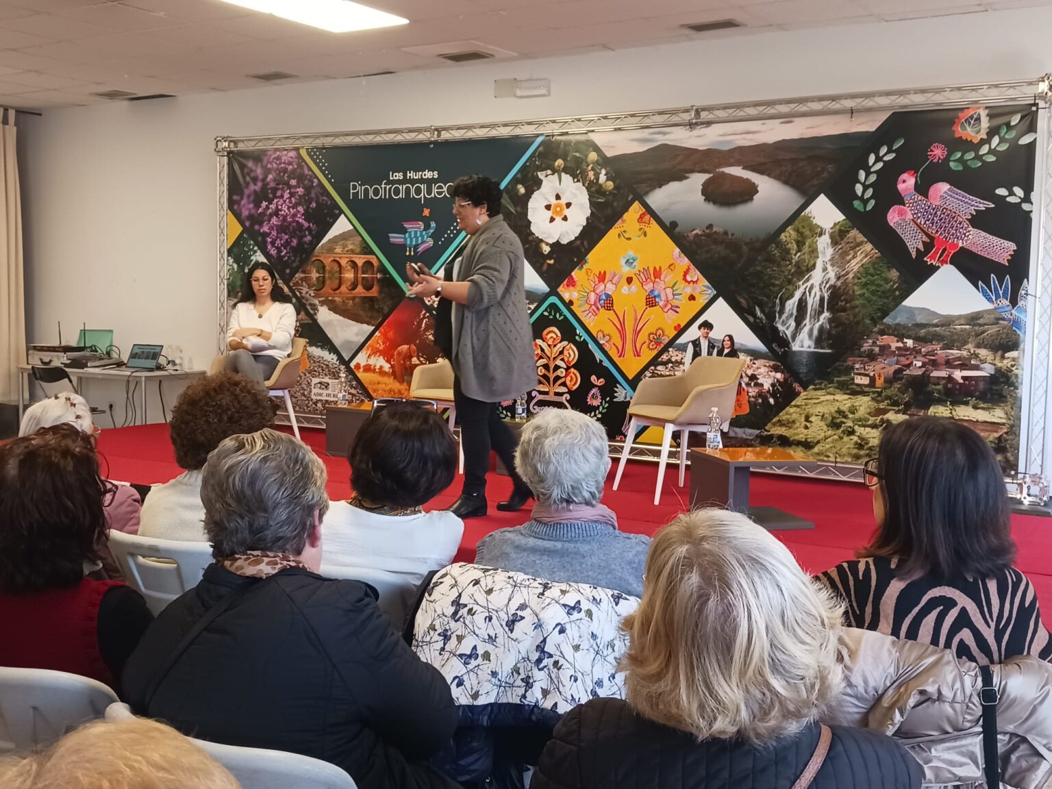 El Espacio Digital de Pinofranqueado impulsa el bienestar digital en la jornada “Entretejiendo Salud”