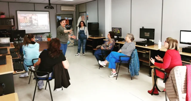 📌 En el marco del programa estatal “La Administración cerca de ti”, un grupo de participantes del Espacio Digital de Malpartida de Plasencia recibió asesoramiento experto del SEPE sobre el sistema asistencial por desempleo y otros trámites públicos.

💡 Esta sesión refuerza el acompañamiento que ofrecemos desde Espacios Digitalex para mejorar competencias digitales y facilitar el acceso a servicios públicos a través de nuestros talleres.

👥 Ese mismo día, el delegado del Gobierno en Extremadura, José Luis Quintana Álvarez, visitó la localidad y conoció de cerca el trabajo que realizamos desde el programa. 📲 Más información en la noticia: https://www.espaciosdigitalex.org/2025/04/14/participantes-del-espacio-digital-de-malpartida-de-plasencia-reciben-asesoramiento-experto-del-sepe

#EspaciosDigitalex #TransformaciónDigital #CompetenciasDigitales #AdministraciónCercaDeTi #SEPE #CiudadaníaDigital #SEXPE #ServiciosPúblicos #MalpartidaDePlasencia #InclusiónDigital #Extremadura